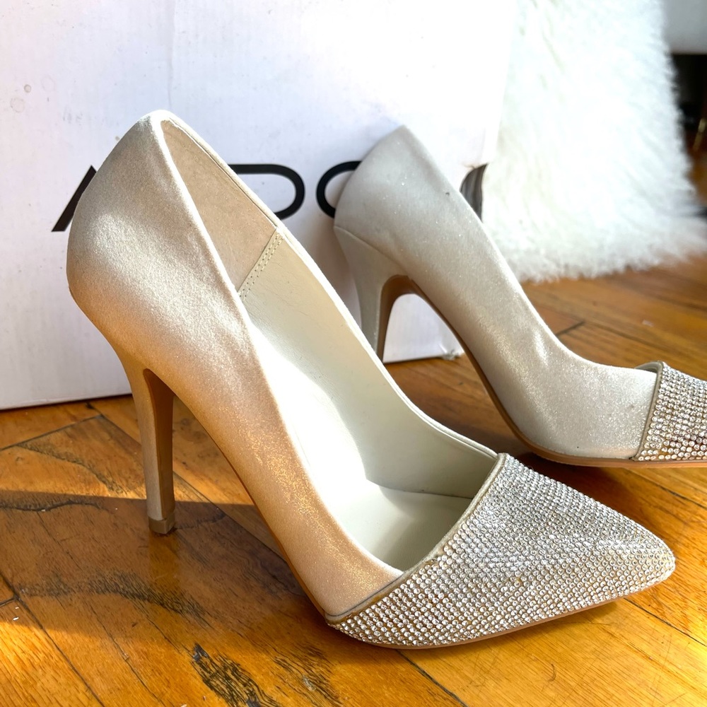 Aldo Sciortino Women’s Rhinestone Cream White 4” Sparkle Pumps Heels Shoes New